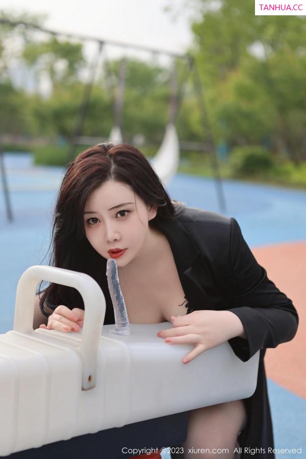 王格 王婉悠 [XiuRen]高清写真图 2023.05.26 No.6805 王婉悠Queen 黑丝美臀第24张图片